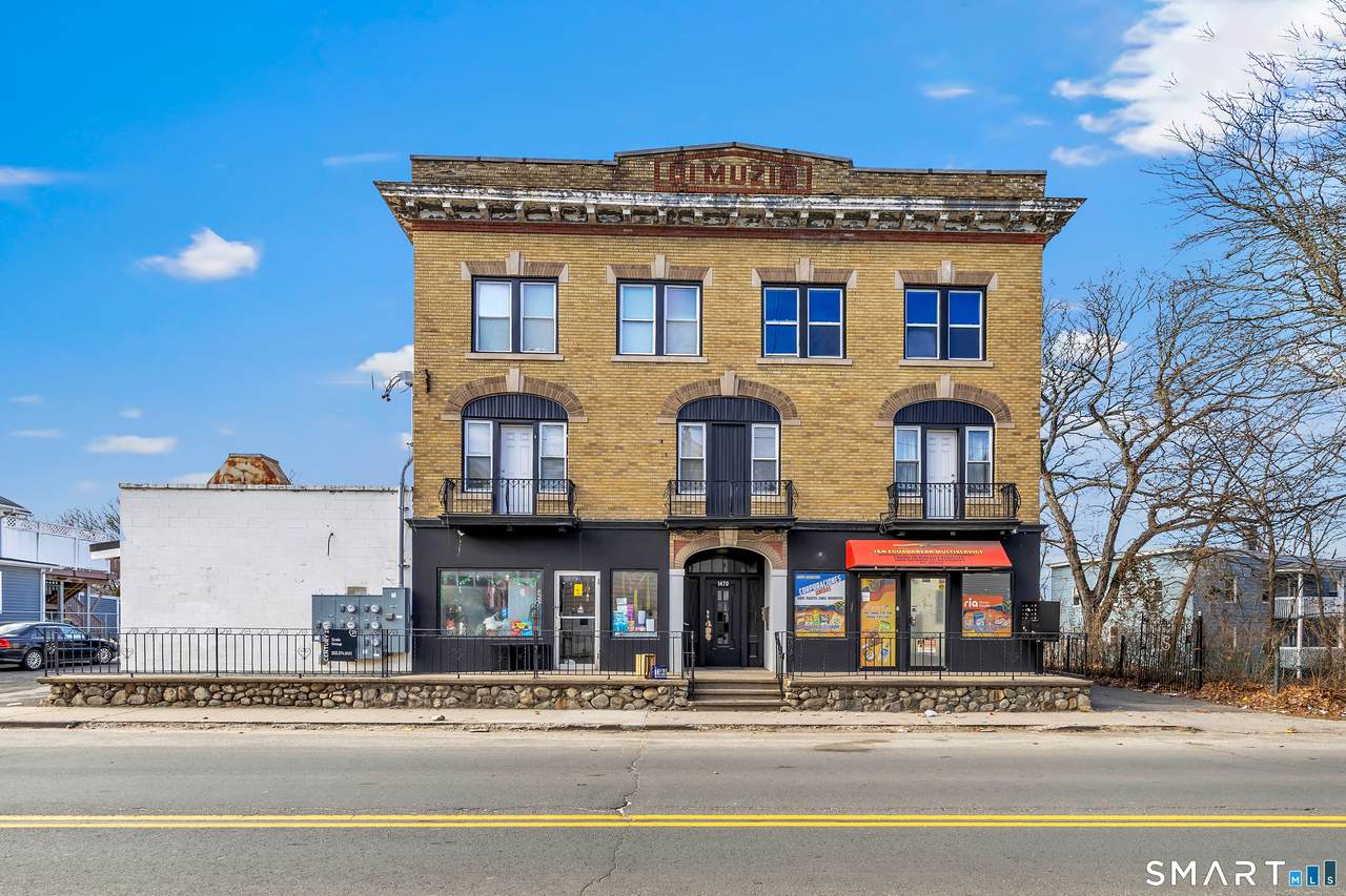 1472 Baldwin Street - Photo 1