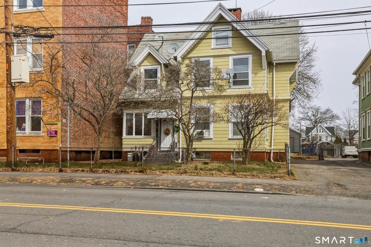 784 Howard Avenue - Photo 1