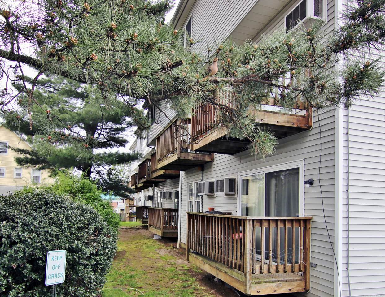256 Washington Boulevard - Photo 1