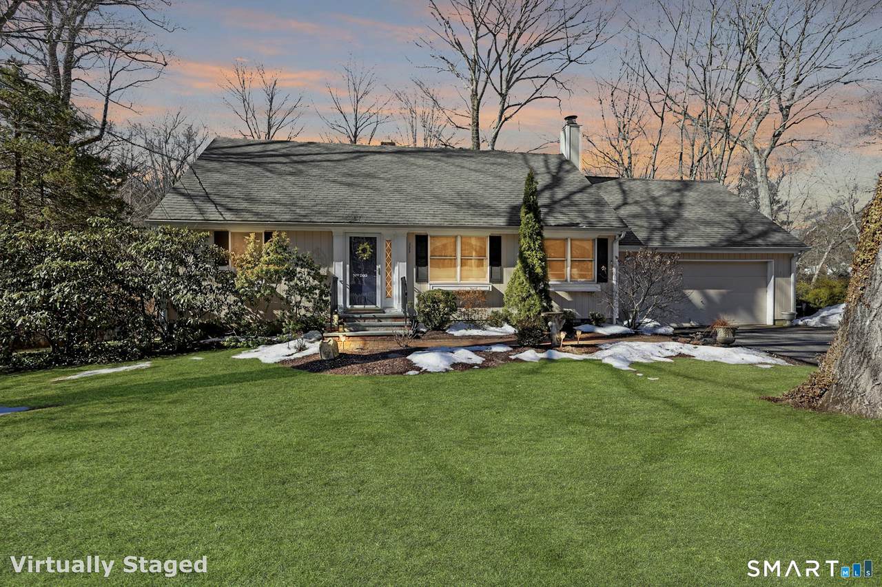 205 Winnepoge Drive - Photo 1