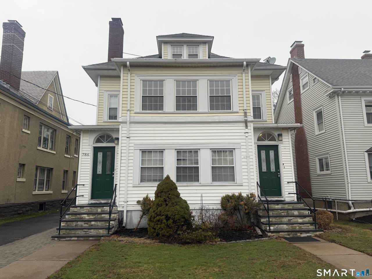 786 Farmington Avenue - Photo 1