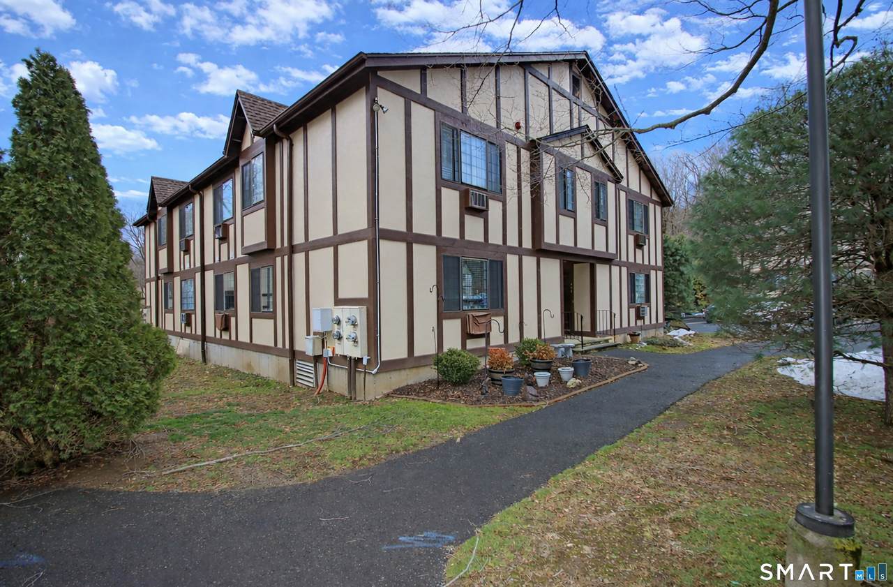 448 Swanson Crescent - Photo 1