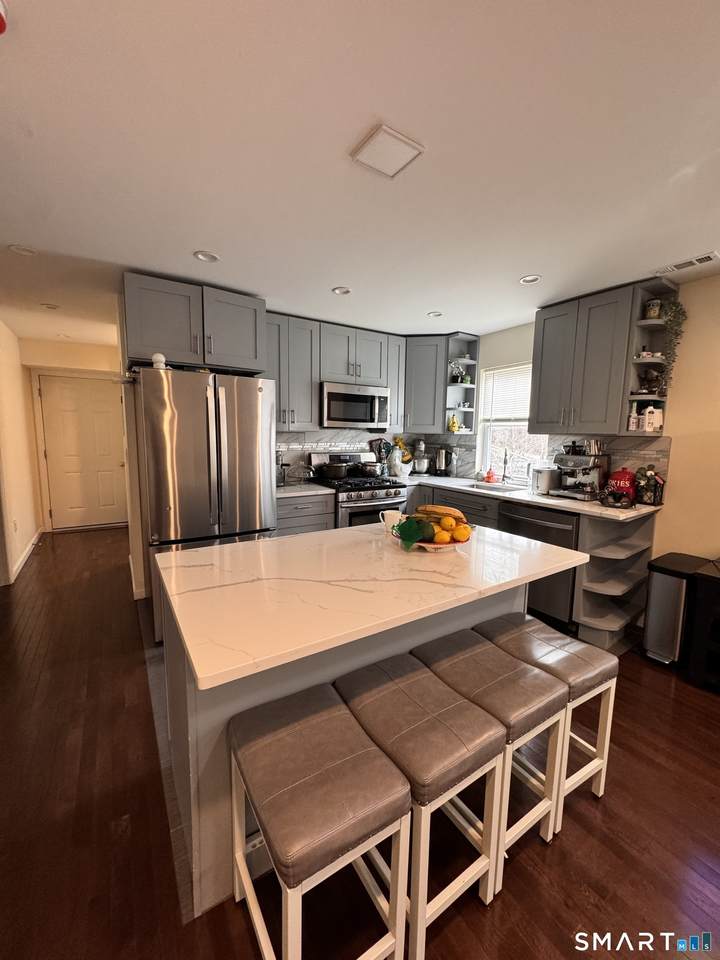 18 Soundview Avenue - Photo 1