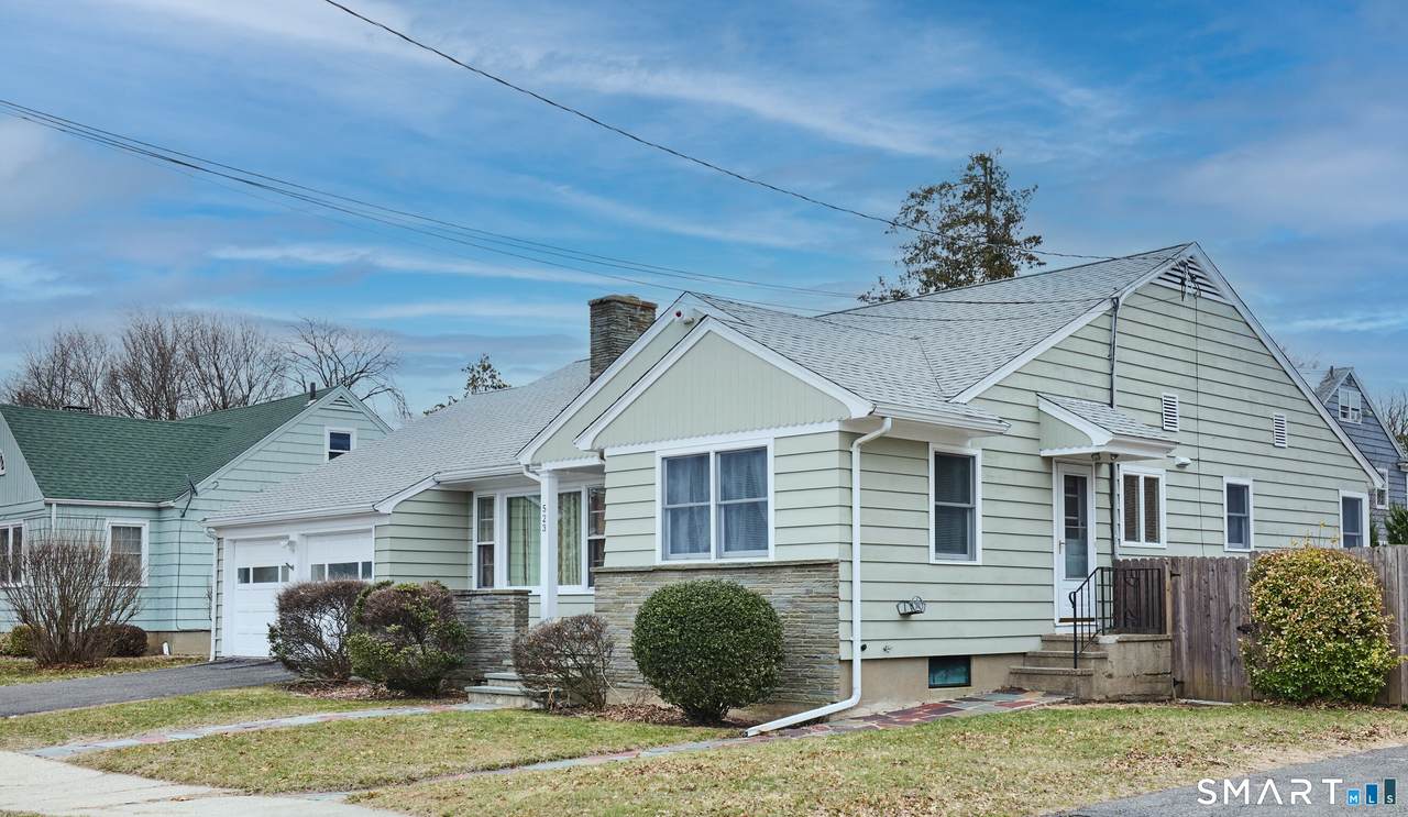 523 Jackson Avenue - Photo 1