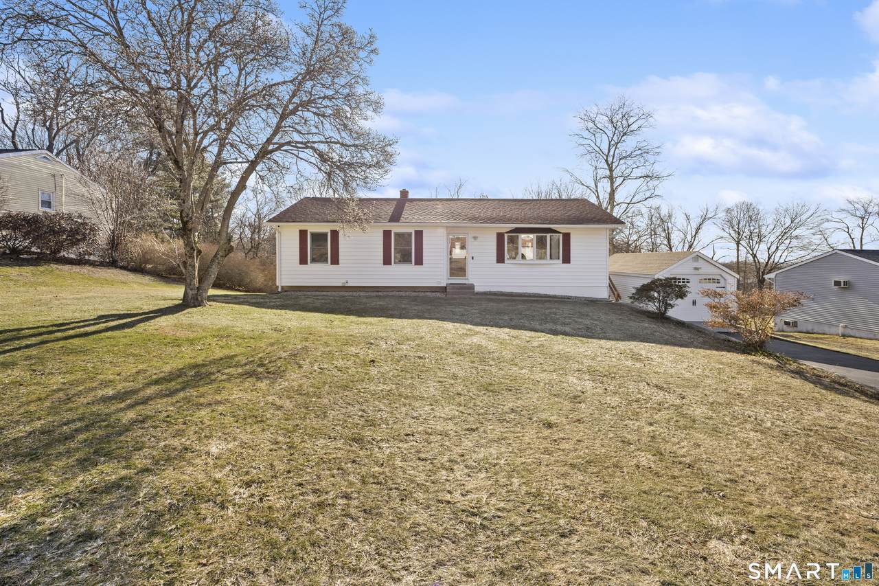 32 Sandy Lane - Photo 1