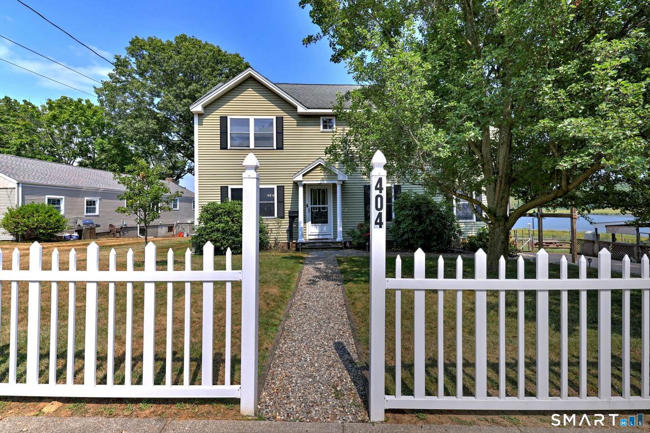 404 Buckingham Avenue - Photo 1
