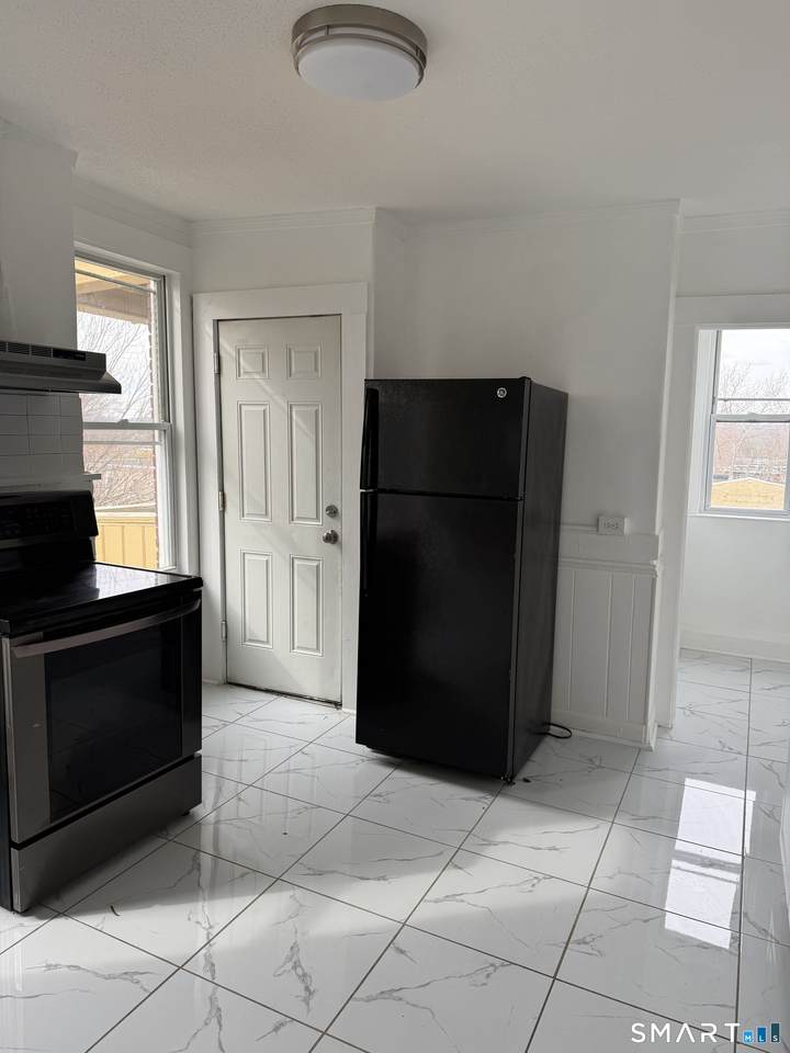 429 Summit Street - Photo 1