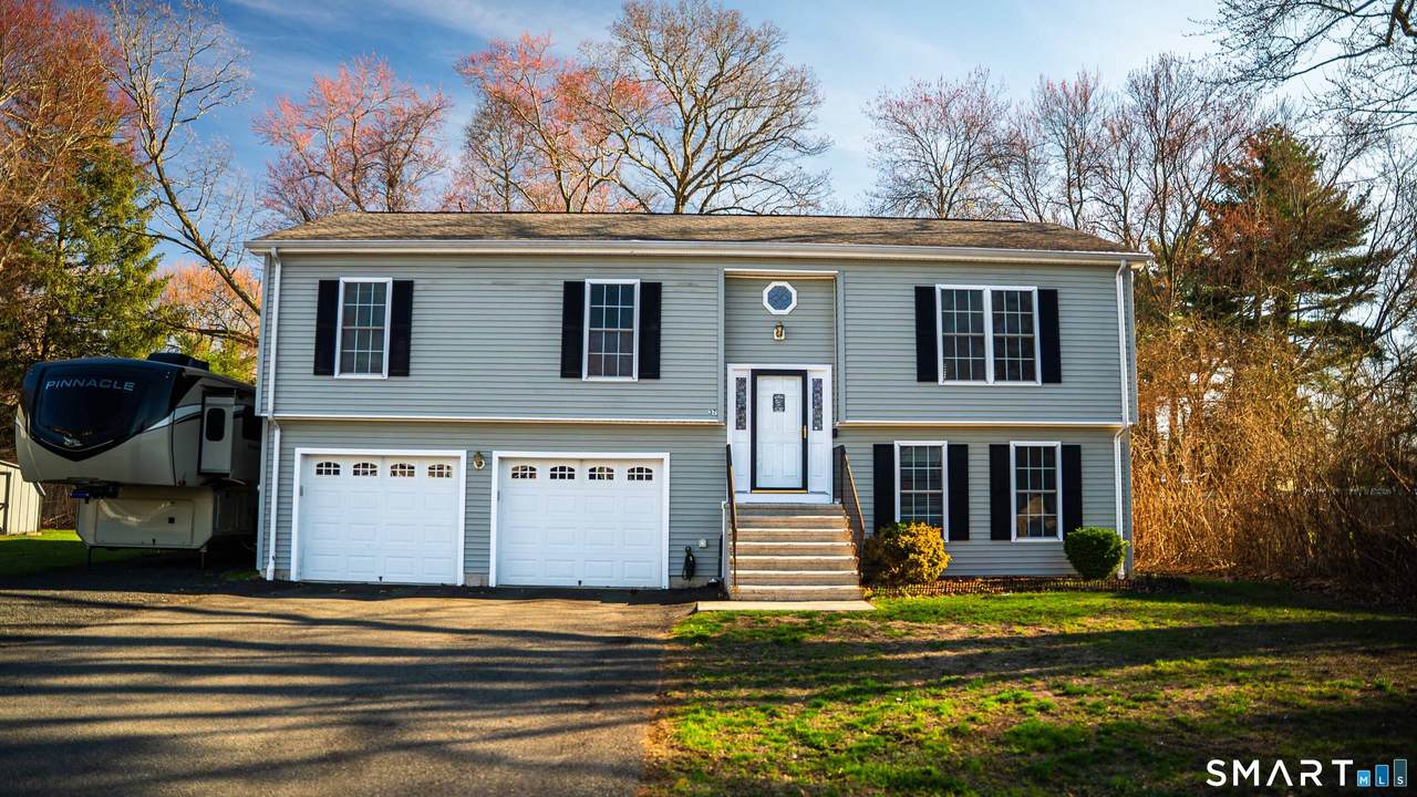 37 Autumn Lane - Photo 1
