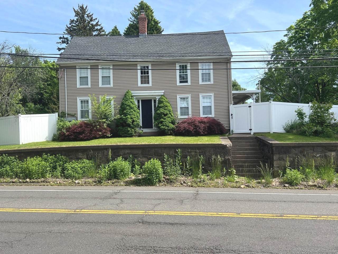 566 Main Street - Photo 1