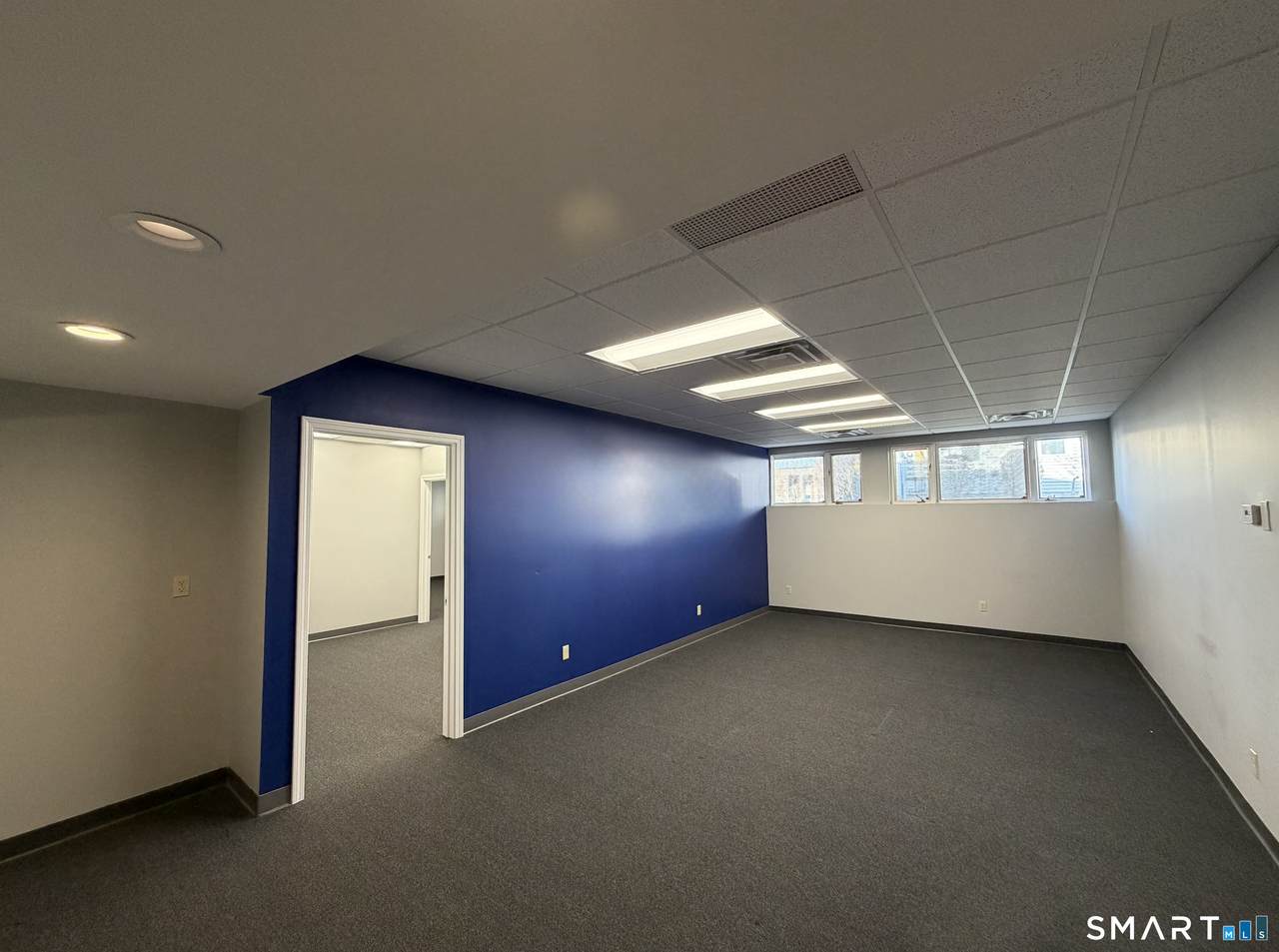 27 Meriden Avenue - Photo 1