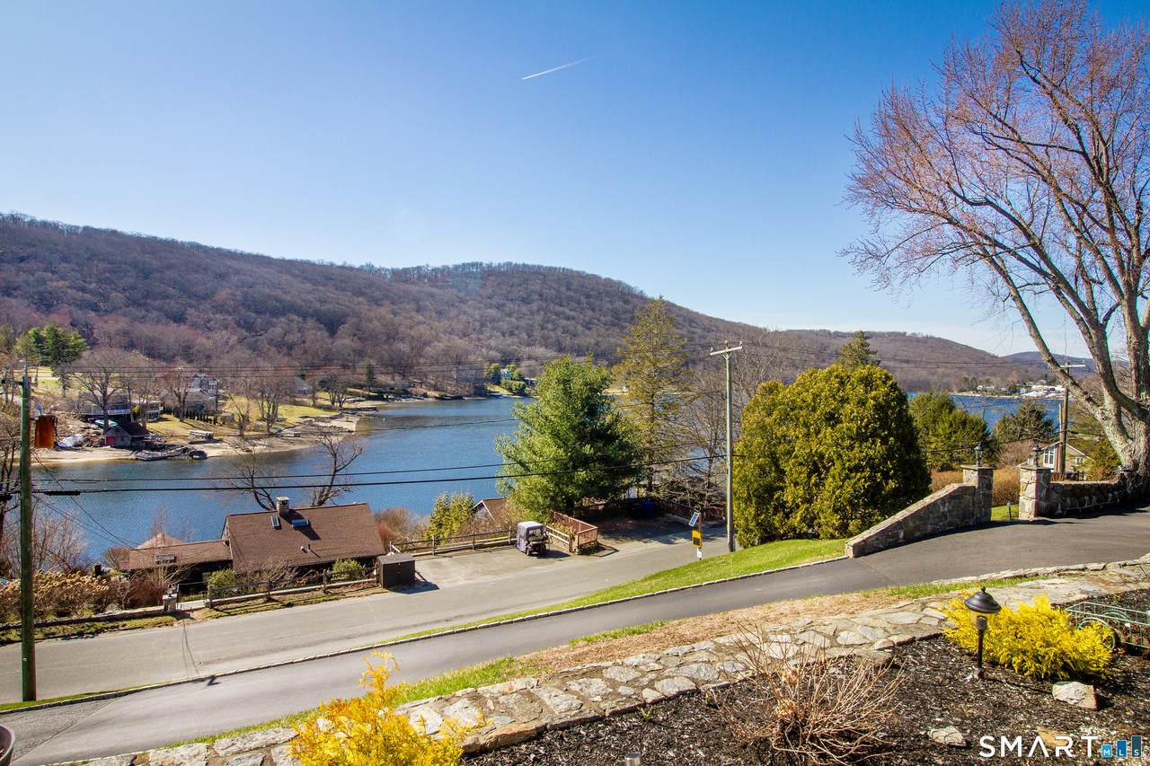 14 Lake Drive - Photo 1