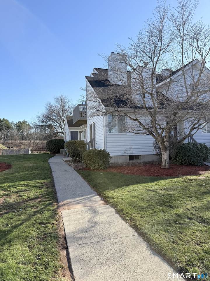 806 Hartford Road - Photo 1