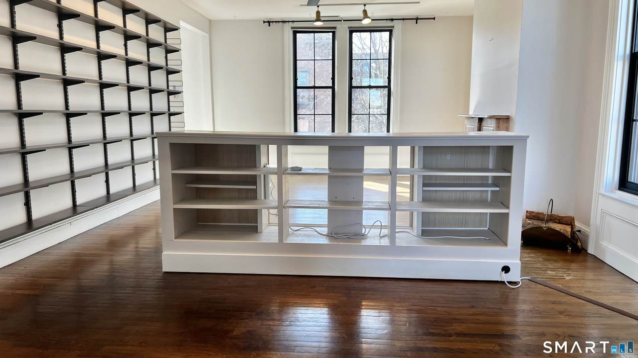 34-36 Charter Oak Place - Photo 1