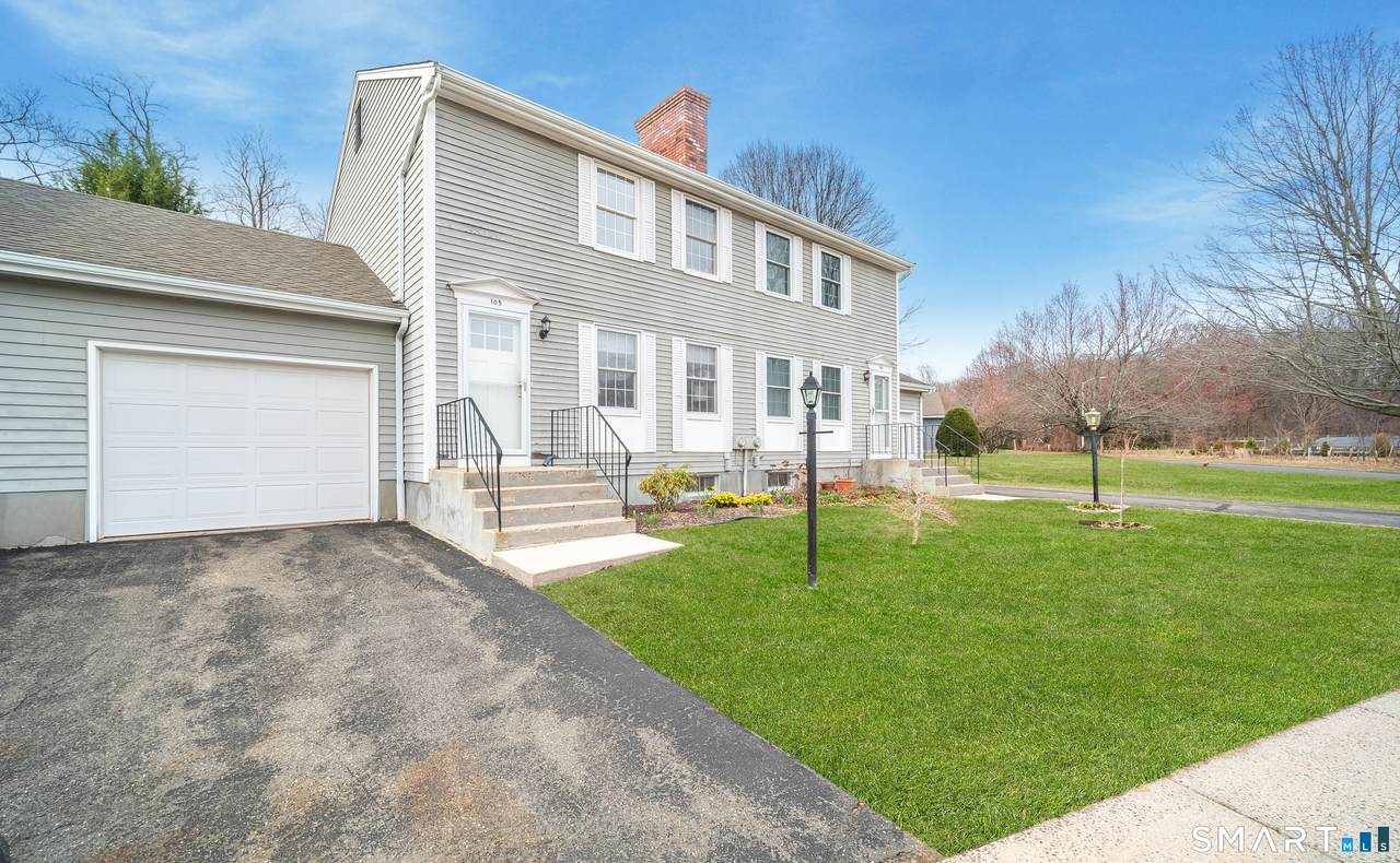 105 Sunrise Circle - Photo 1
