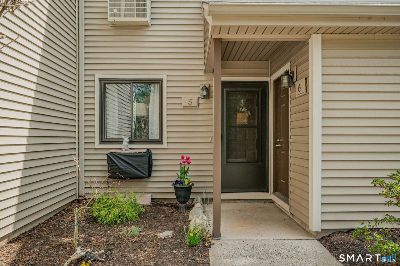 371 Emmett Street - Photo 1