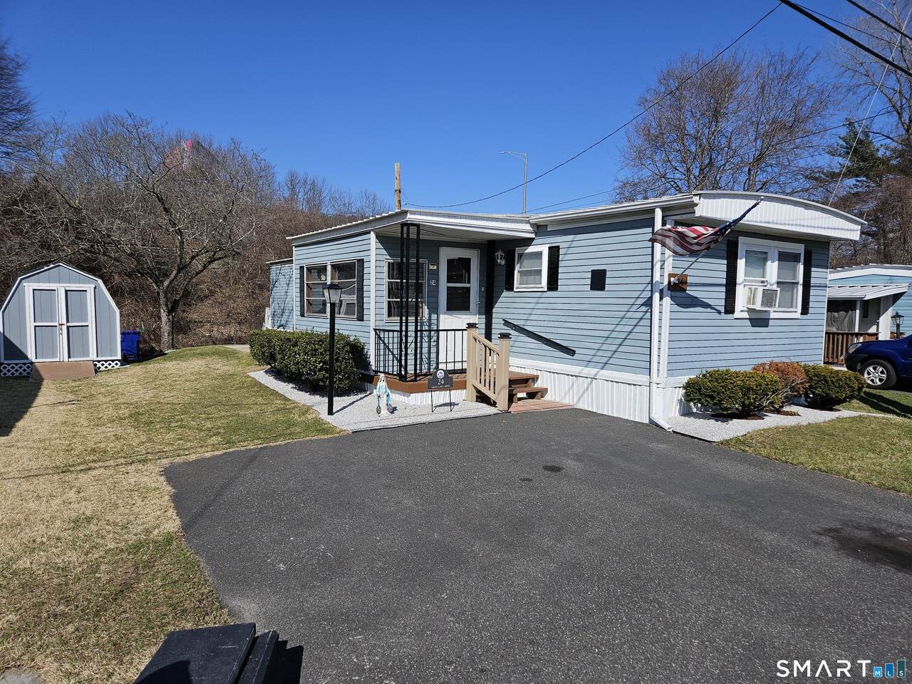 24 Greenlawn Drive - Photo 1