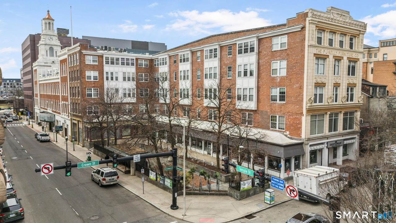 196 Crown Street - Photo 1