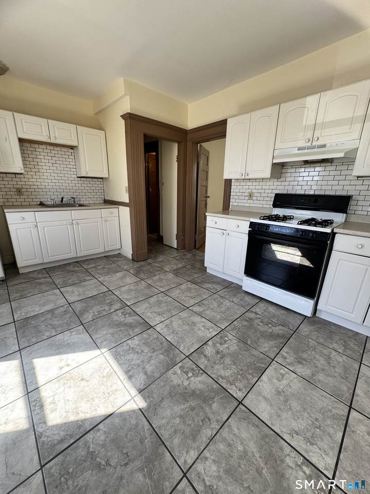 654 Highland Avenue - Photo 1