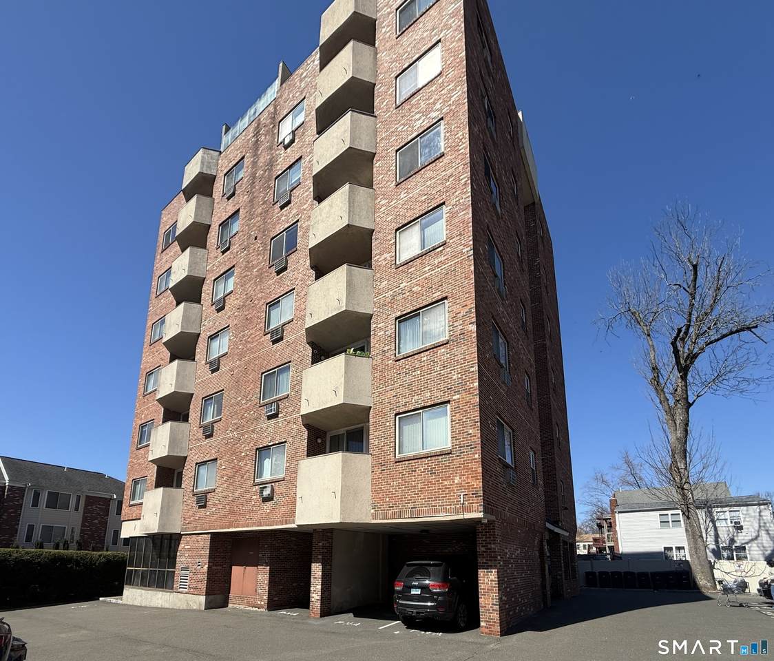 1611 Washington Boulevard - Photo 1