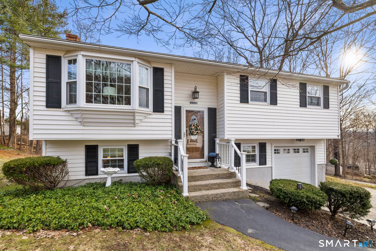262 Holabird Avenue - Photo 1