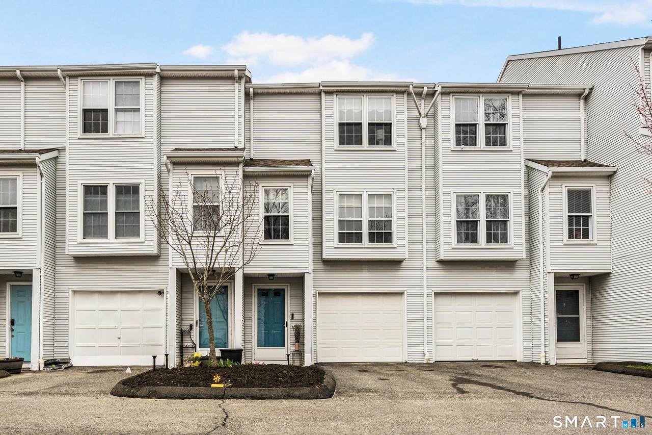 64 Deerwood Lane - Photo 1