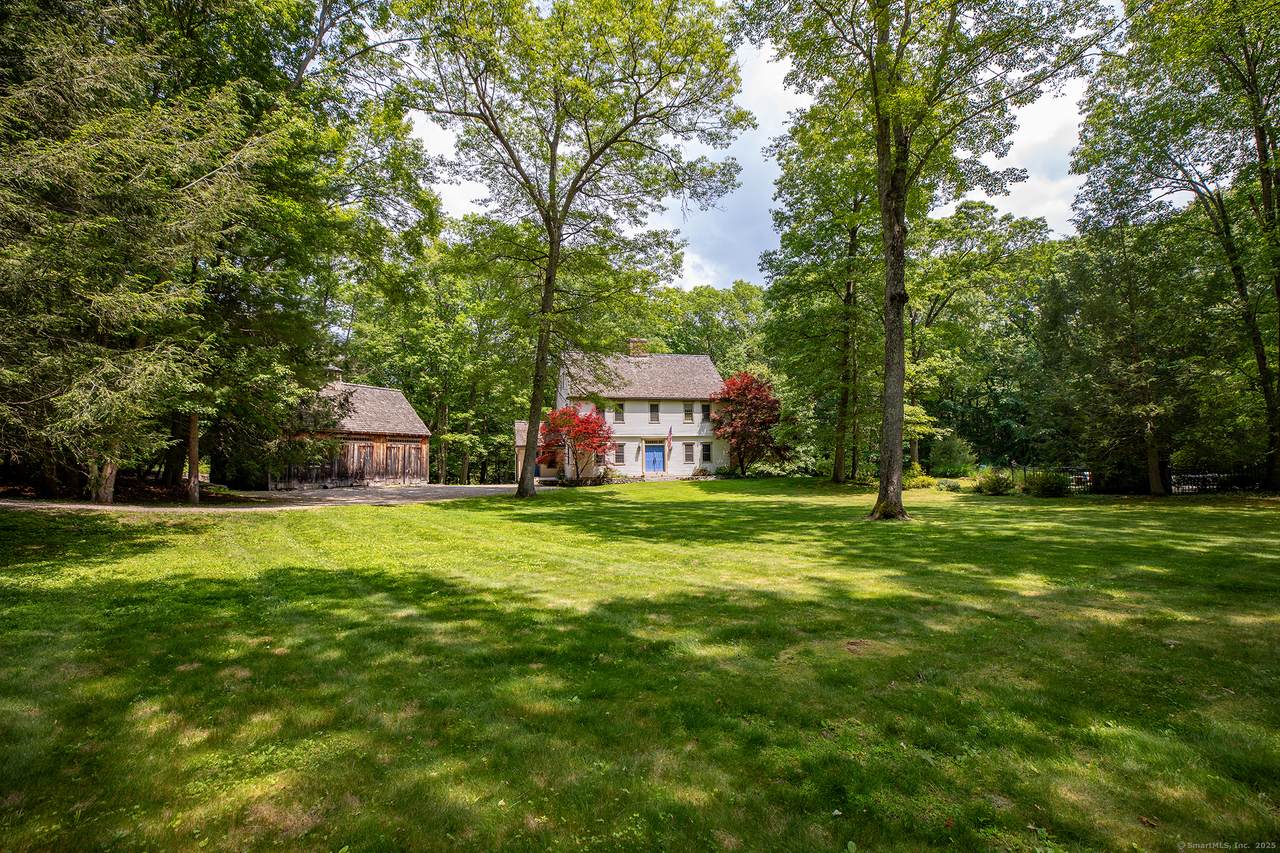 33 Sentry Hill Road - Photo 1