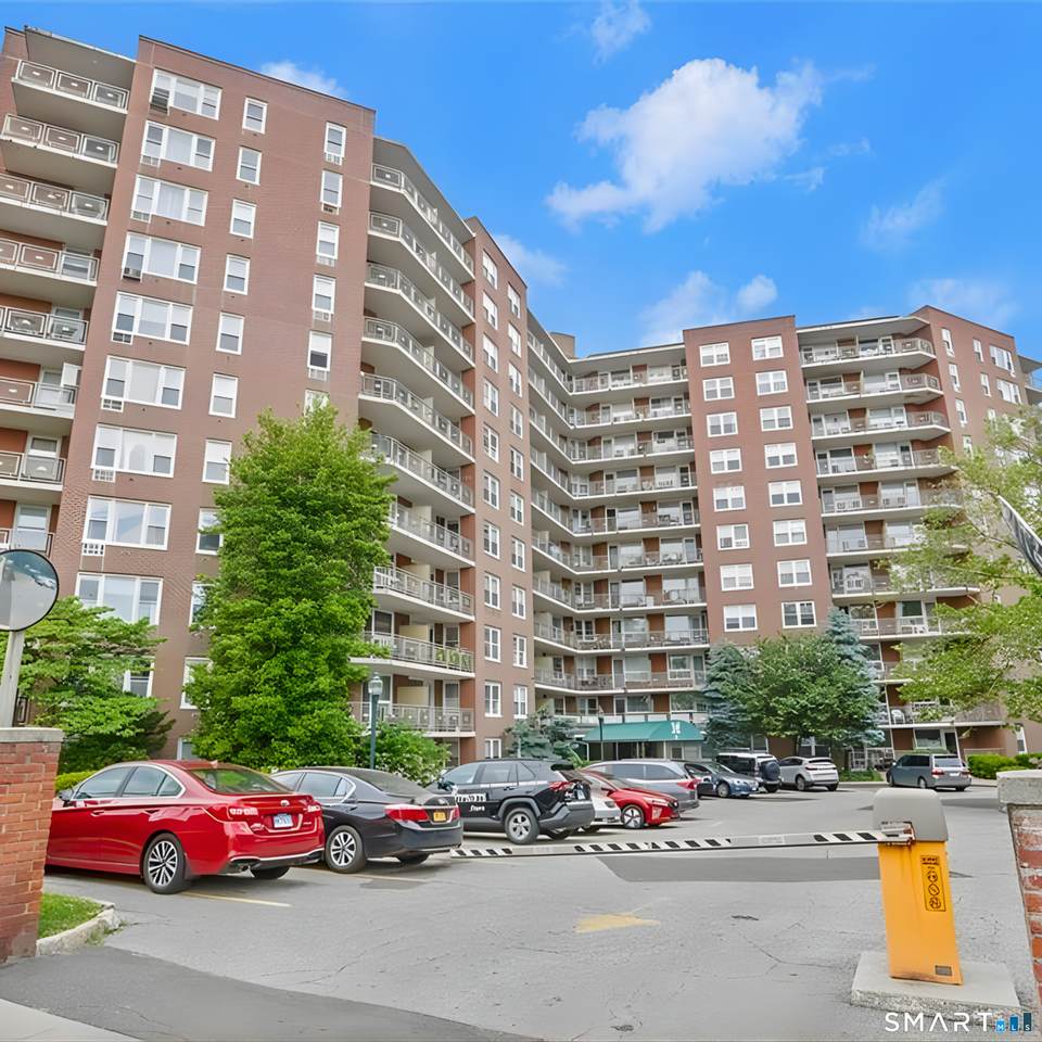 91 Strawberry Hill Avenue - Photo 1