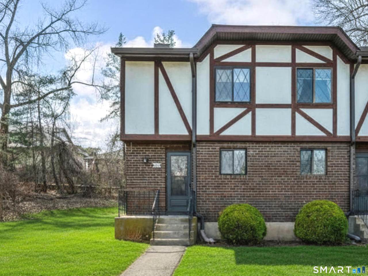 301 Cedar Hollow Drive - Photo 1