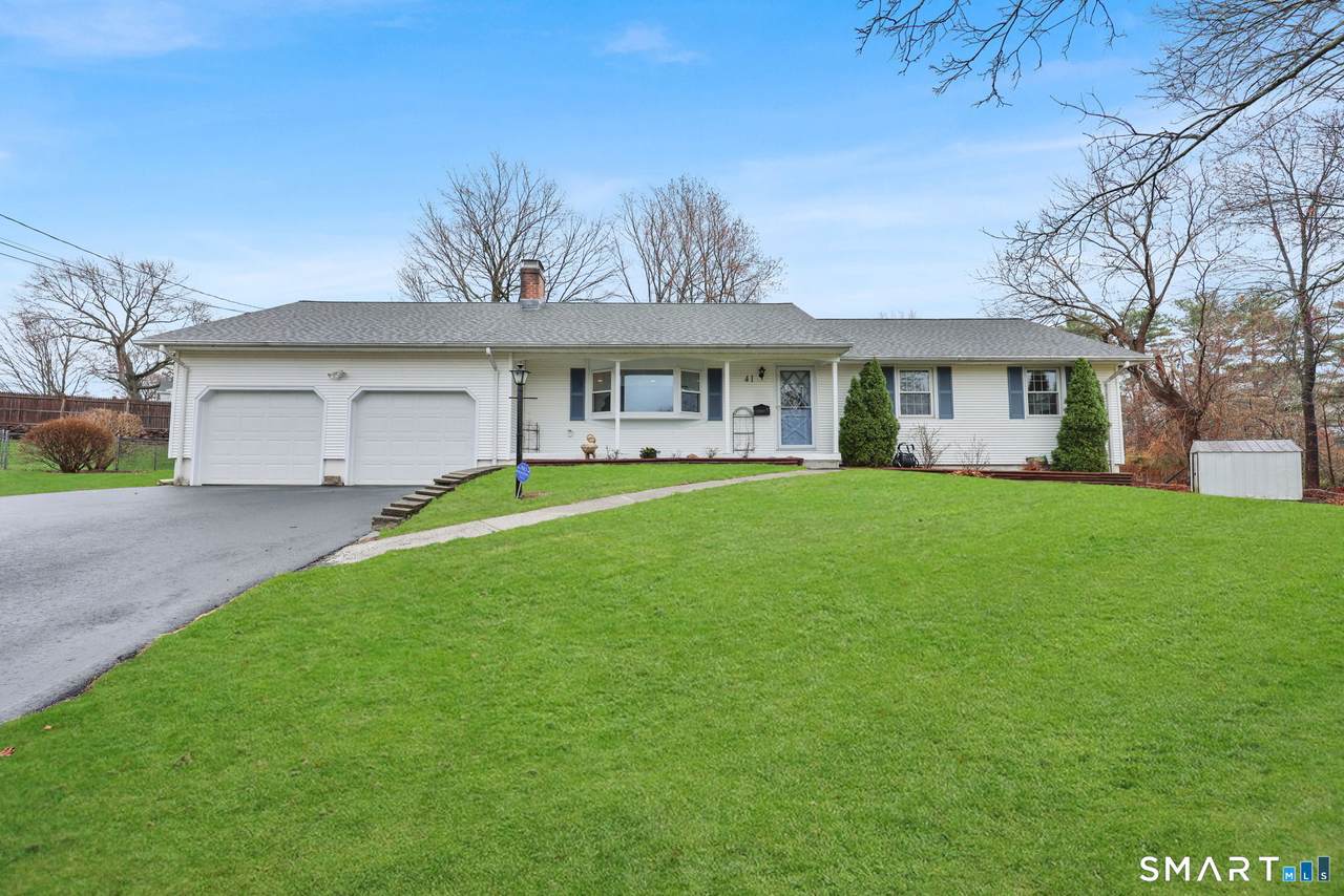 41 Clover Lane - Photo 1