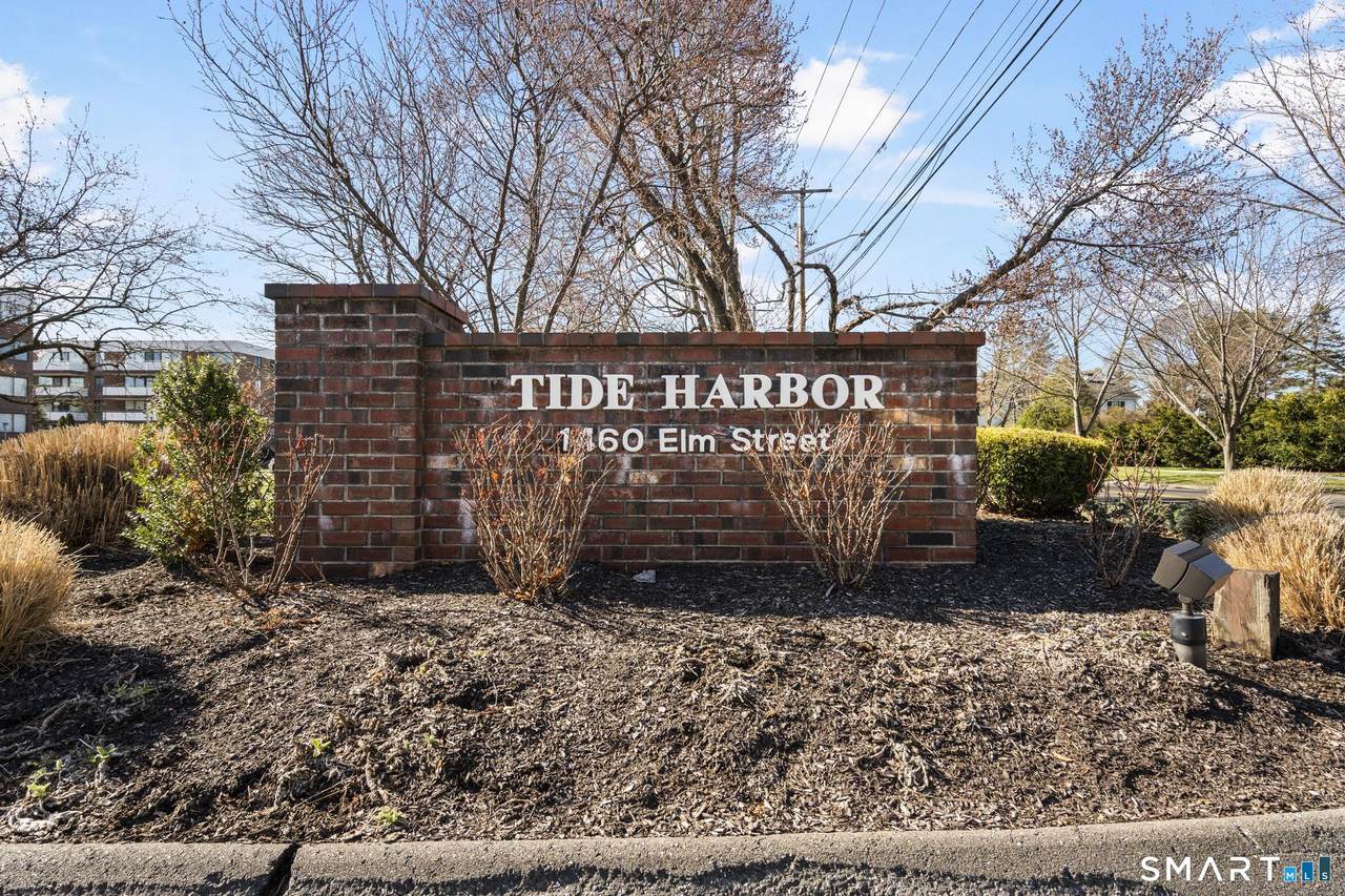 1460 Elm Street - Photo 1
