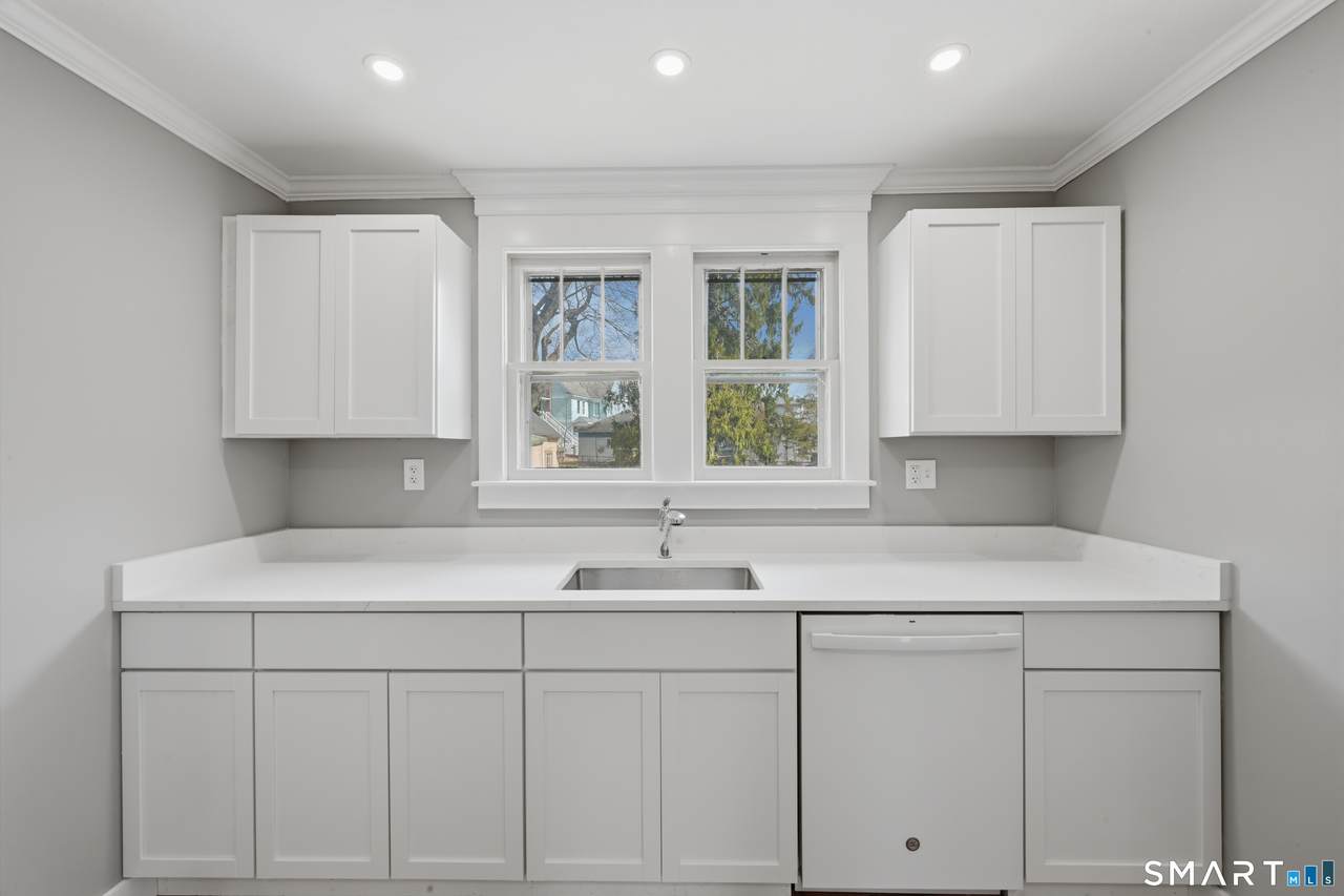 43 Dunham Street - Photo 1