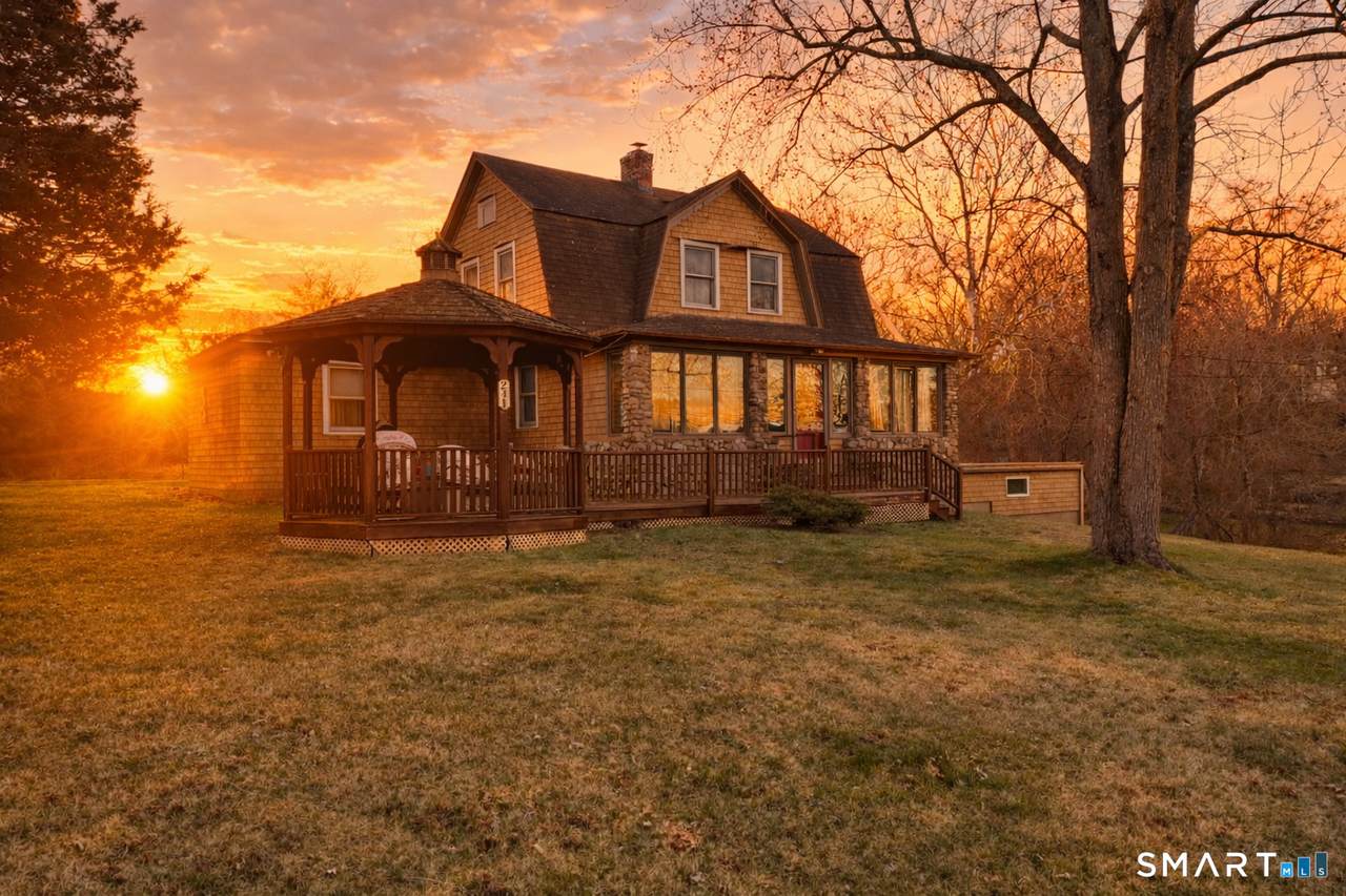 241 Niantic River Road - Photo 1