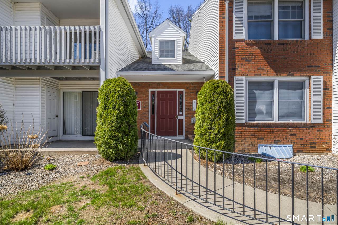 7 Concorde Way - Photo 1