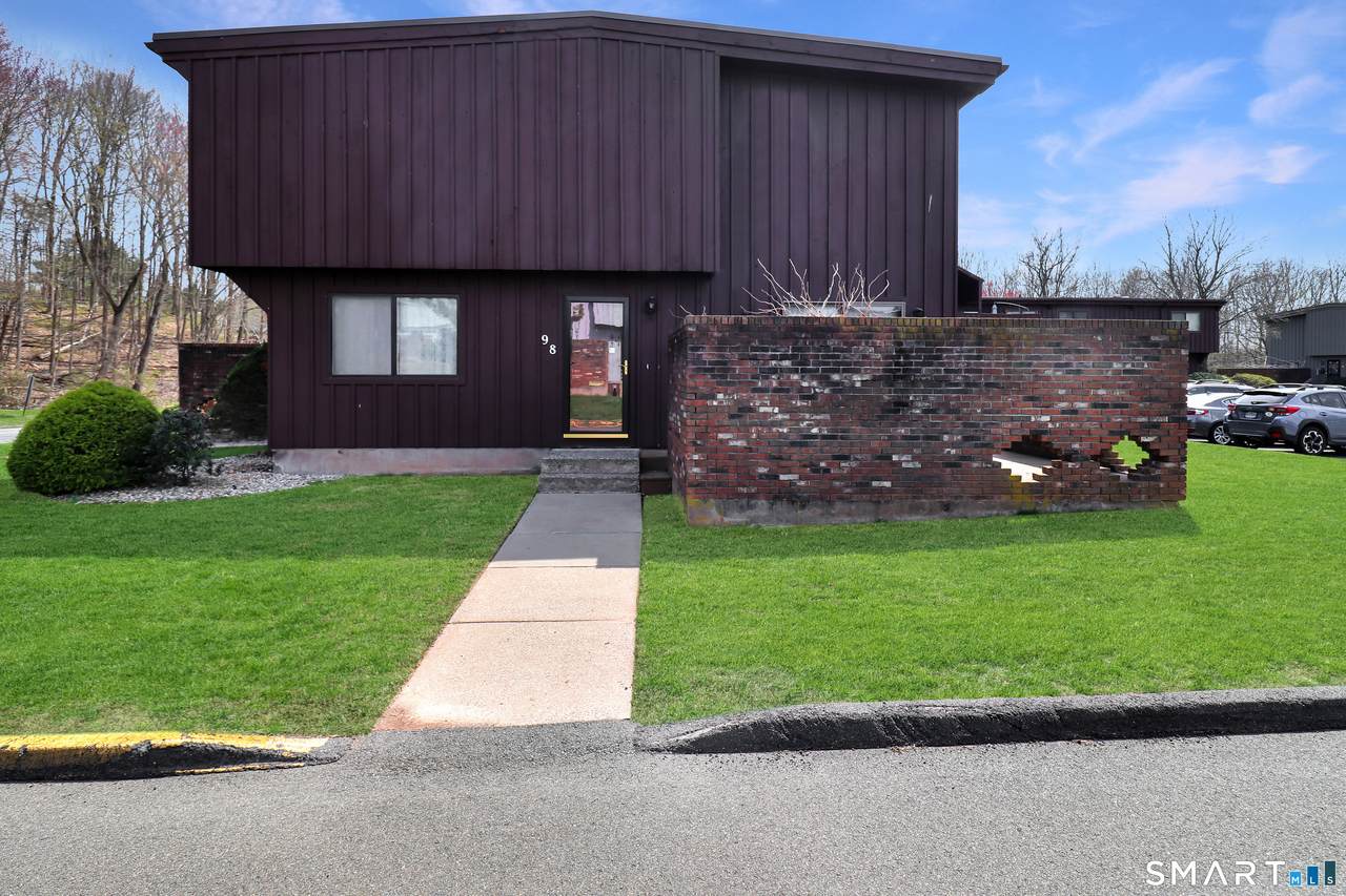 98 Webster Court - Photo 1