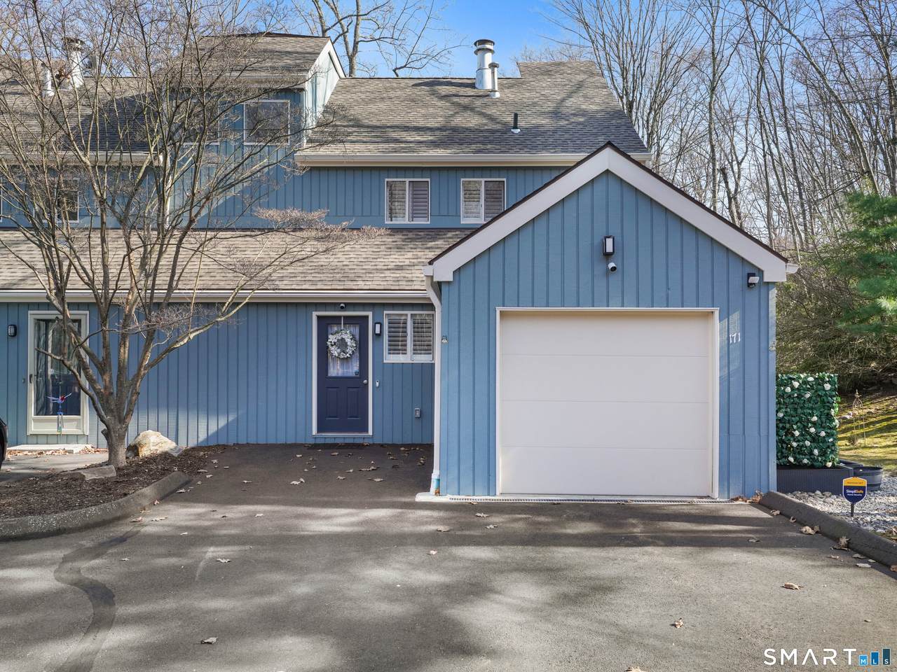 171 Sunwood Drive - Photo 1