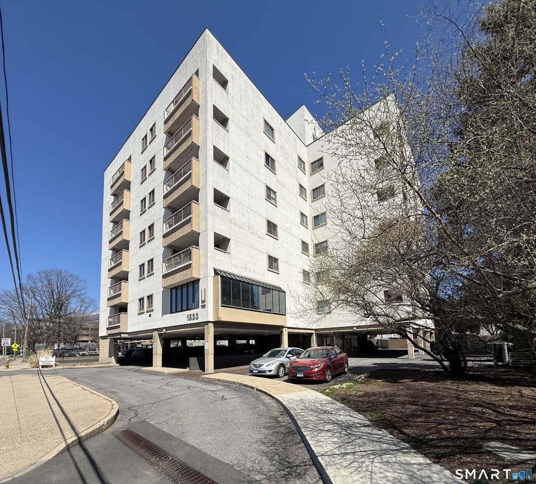 1633 Washington Boulevard - Photo 1