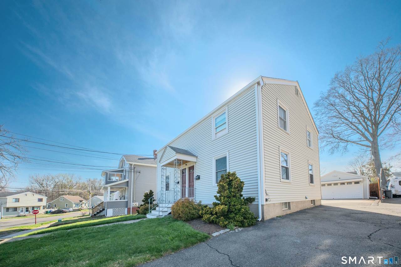 424 Rockwell Avenue - Photo 1