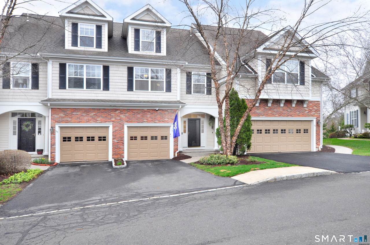 57 Goodwin Circle - Photo 1