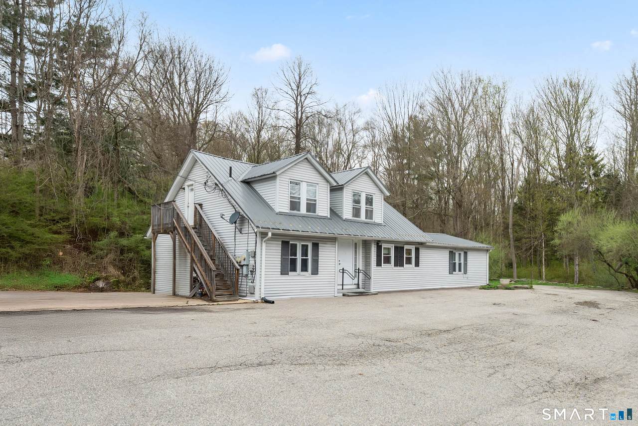 162 Pomfret Street - Photo 1