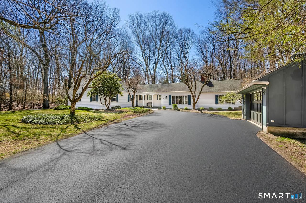 43 Twin Oak Lane - Photo 1