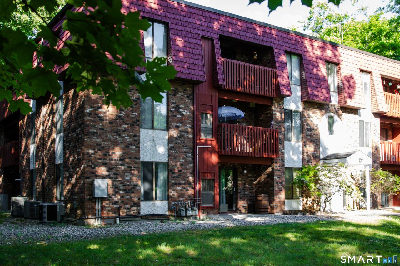 10 Woodsedge Drive - Photo 1