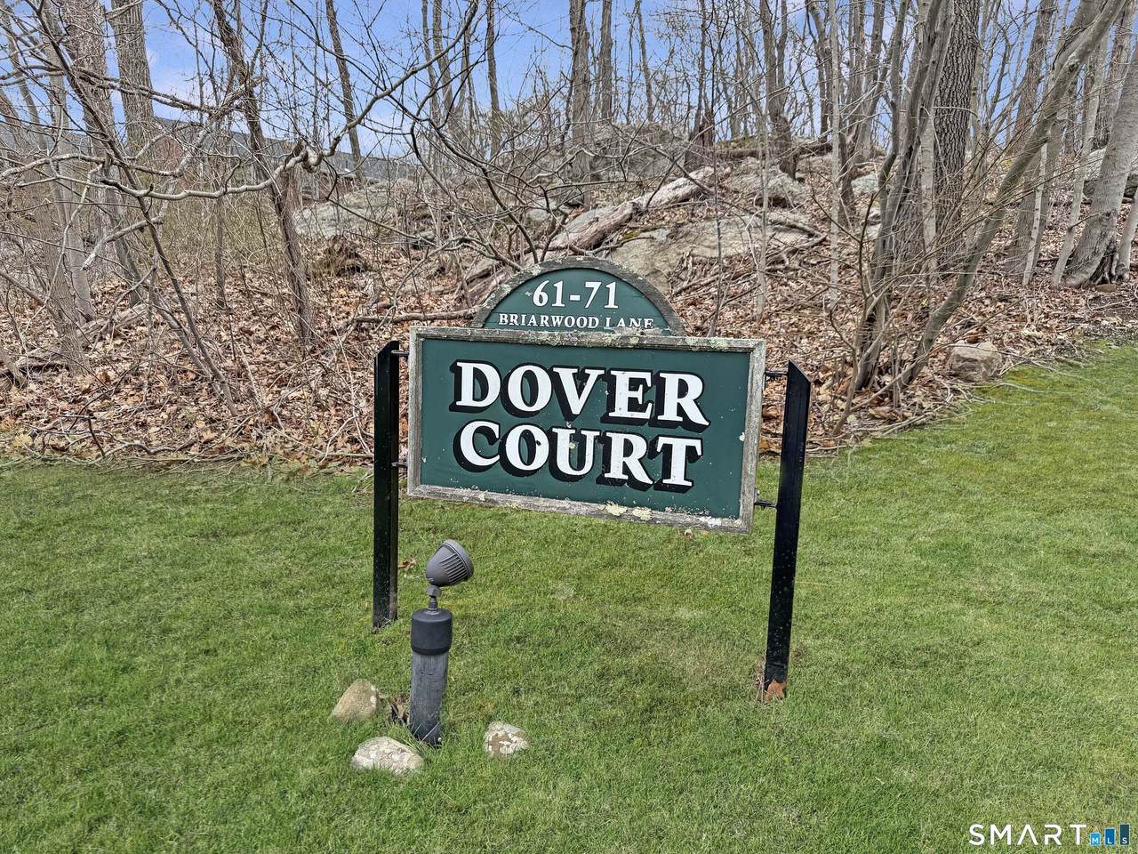 61 Dover Court - Photo 1