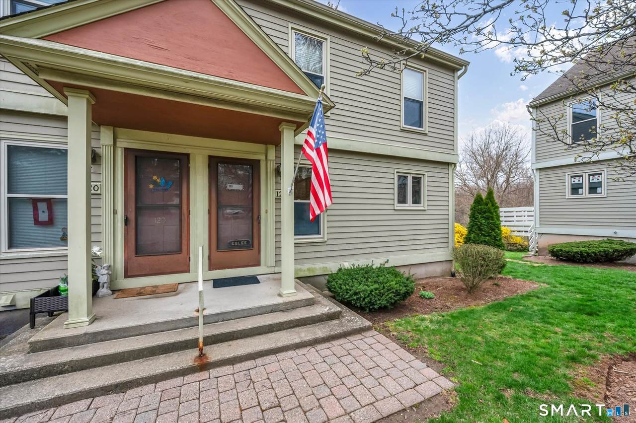 122 Colonial Hill Drive - Photo 1