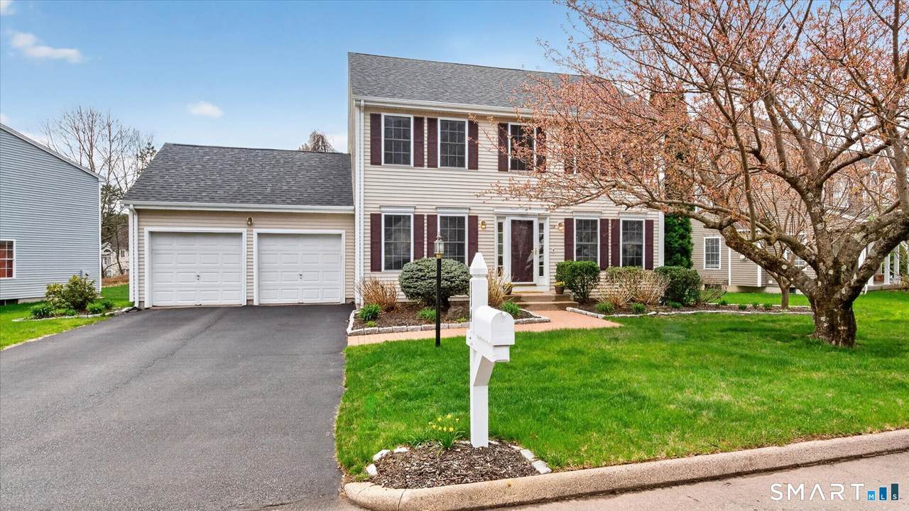 114 Fox Hollow - Photo 1