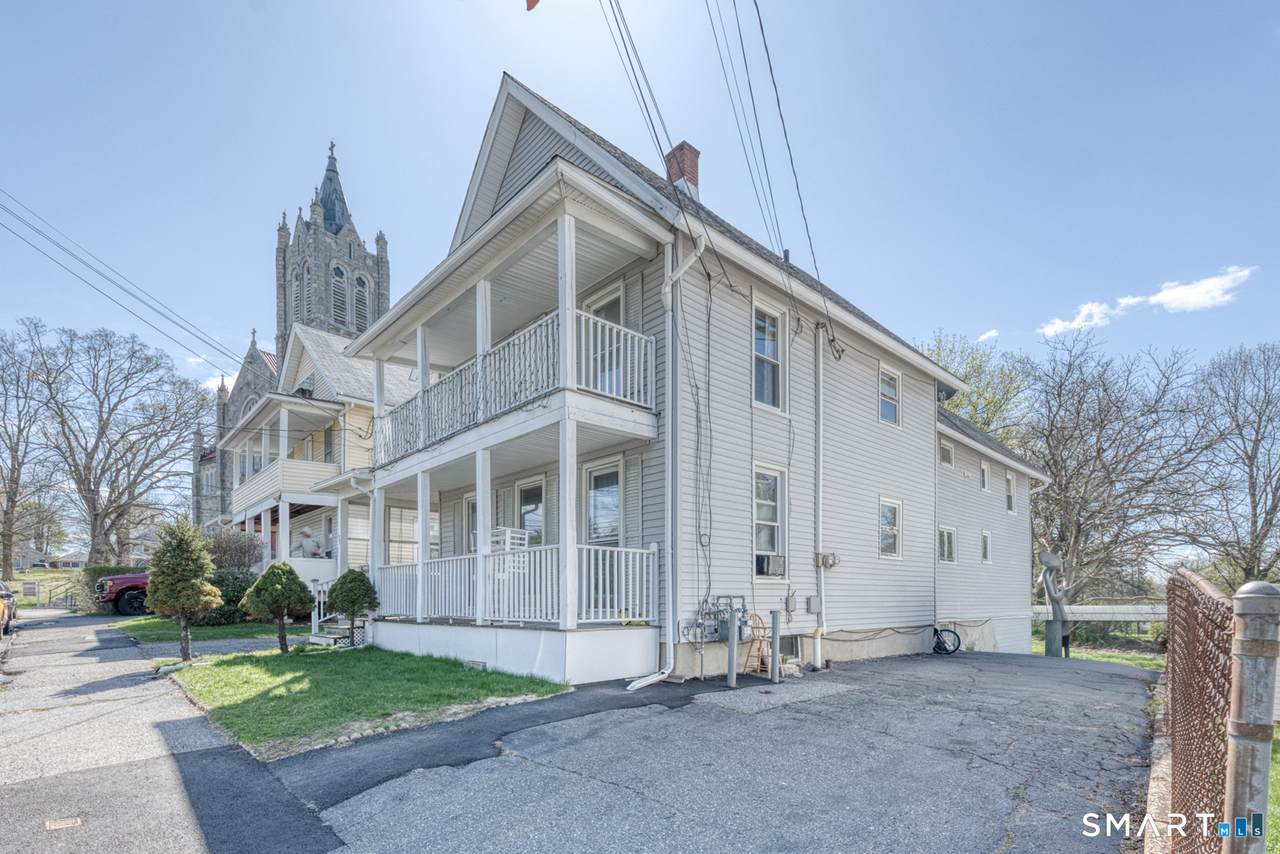 105 Pulaski Street - Photo 1