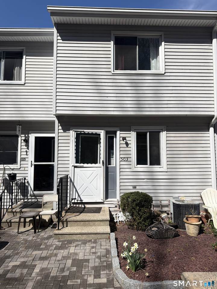 273 Derby Avenue - Photo 1