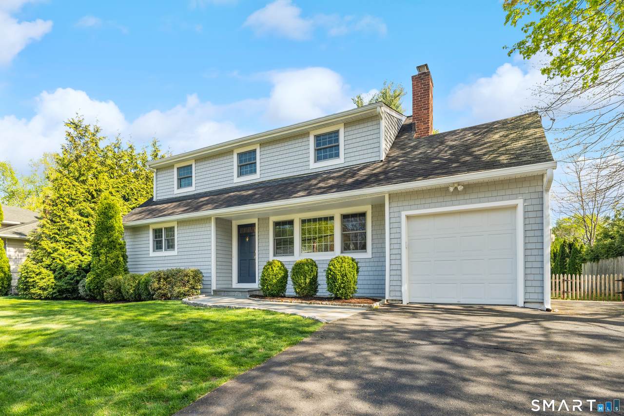 17 Loren Lane - Photo 1