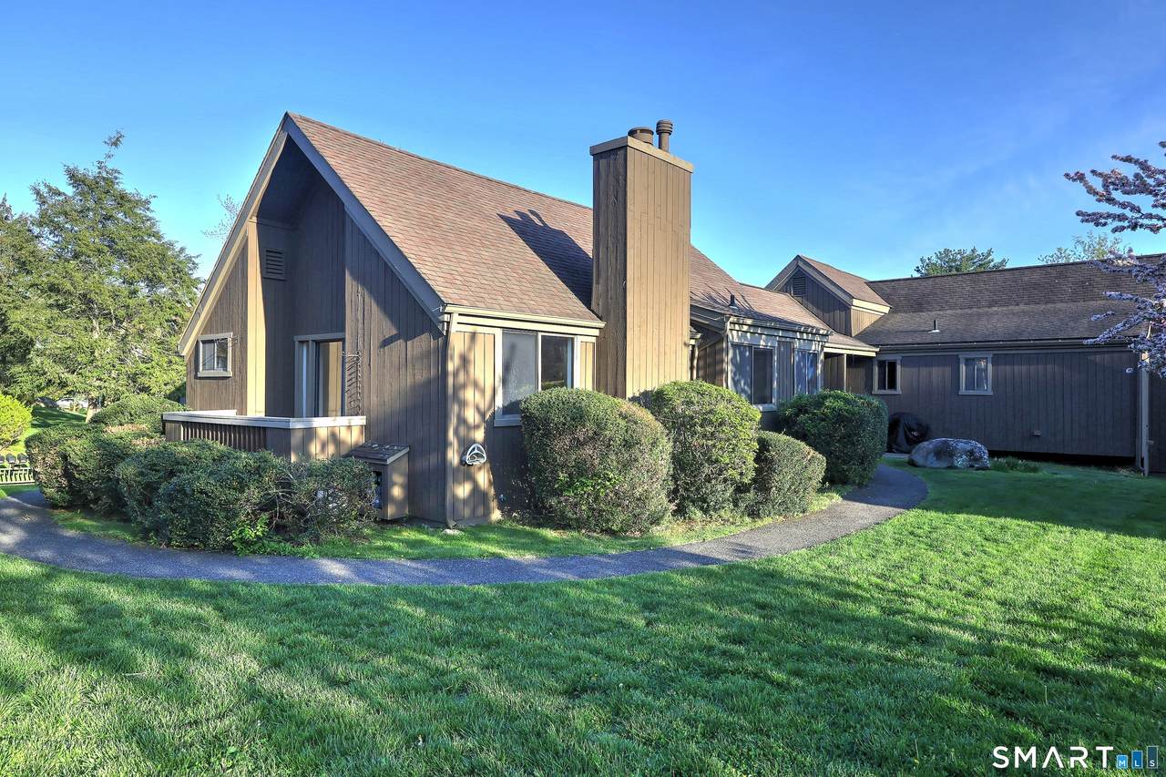 619 Erie Lane - Photo 1