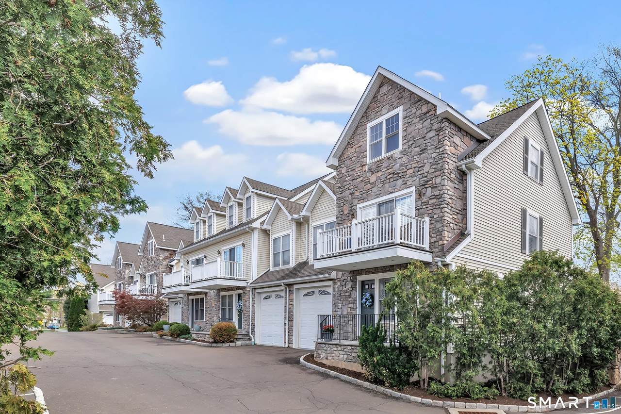 39 Maple Tree Avenue - Photo 1