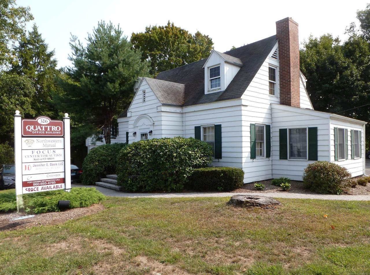 324 Albany Turnpike - Photo 1